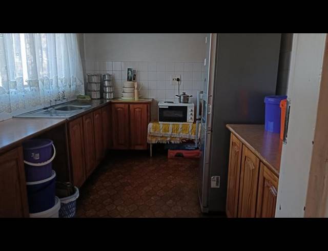2 BEDROOM PROPERTY TO RENT IN FIELDS HILL